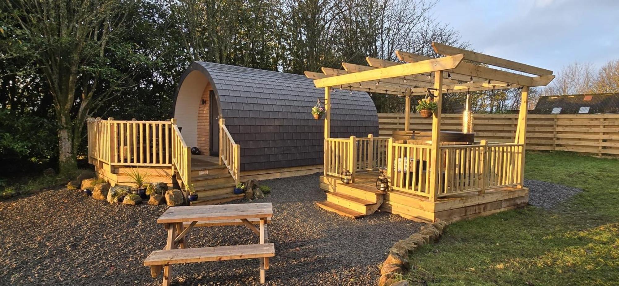 מלון גלאזגו Campsie Luxury Pods With Hot Tub מראה חיצוני תמונה